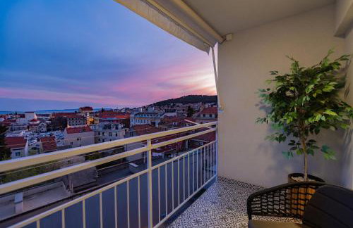 V Luxury Apartment - Photo 42