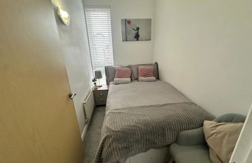 City Getaway - 3BR Home Near Etihad & AO Arena - Sleeps 6 - Foto 9