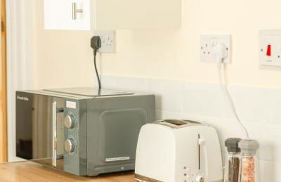 Cosy home in Reading, Berkshire - Photo 9