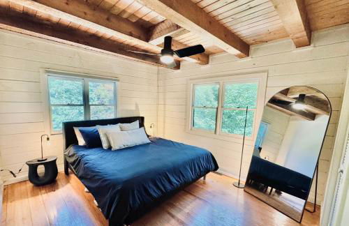 MOONLIGHT MOUNTAIN MANOR - Cedar Hot Tub, Views & Games - Foto 21