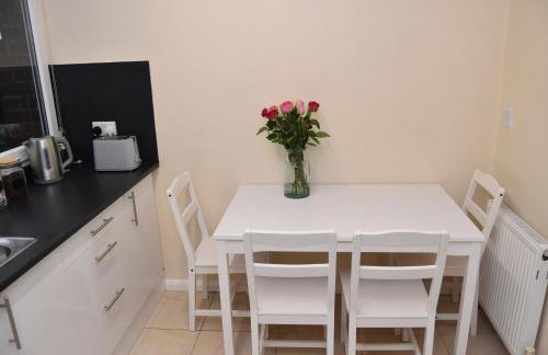Barnsley Town Centre Apartment - Foto 7