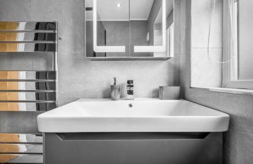 5 bedroom house Solihull 10 mins drive from BHX & NEC Private off road parking - Foto 22