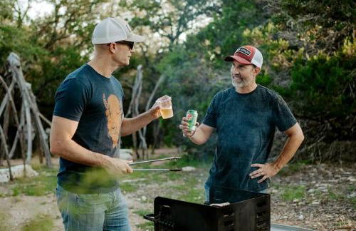 Amazing Texas Hill Country Cabin Rentals for Weekend Getaways near Austin - Foto 20