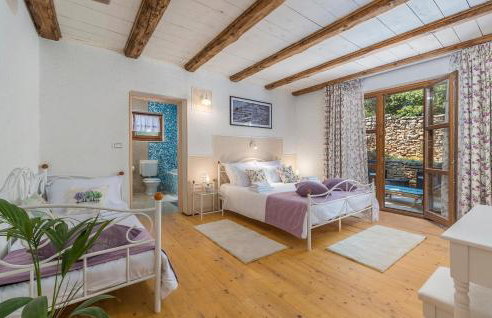 Family Villa Lipica with private pool and jacuzzi - Photo 24