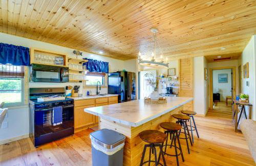 Near Table Rock Lake Family Home with Deck and Views - Foto 9