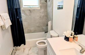 Spacious Downtown 2-bdrm Apartment - Photo 3