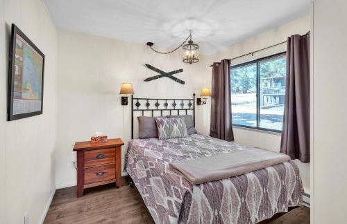 Cozy Cabin Retreat with Scenic Views cabin - Foto 23