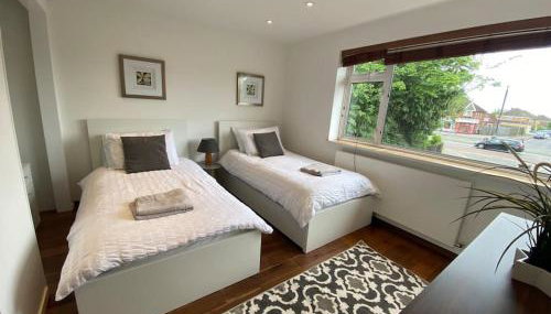 Modern 3-Bedroom villa, 3 Parking Spaces, WiFi - Foto 5