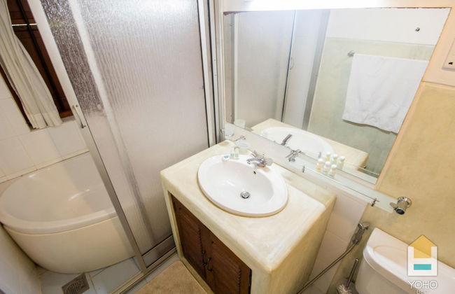 Serenity Lake Front Villa - Foto 48