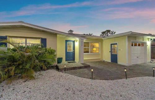 CANAL FRONT! Bring or rent a boat, near AMI/IMG. - Foto 5