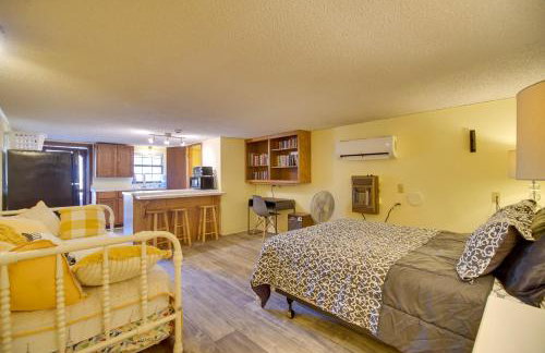 Dock and Water-View Deck Home on Lake Dardanelle - Foto 21