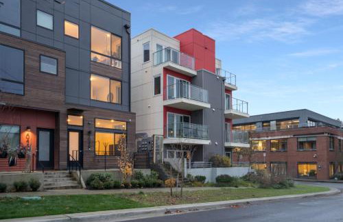 Luxe Central Home with Views & Rooftop - Foto 11