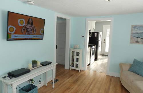 Beach Town Escape - Newly-Remodeled & Gorgeous! - Photo 20
