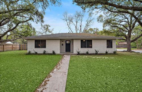 Peaceful Abode in Convenient Baytown Location - Foto 34