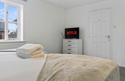 NEW! Large 5BR 2BA Home Leamington Spa Driveway Garage Parking WI-FI - Photo 28