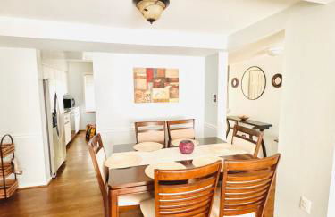 Charming 4BR 4BA Townhouse In Annandale, VA - Foto 7