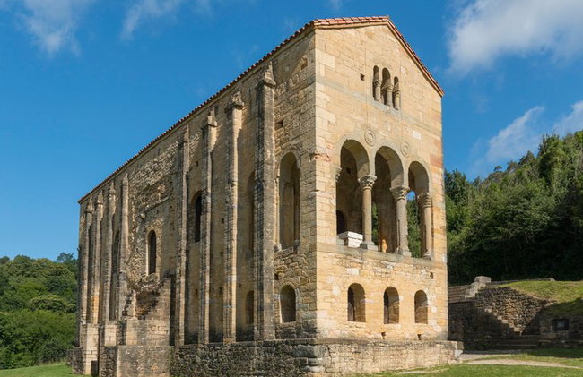 Tour privato di Oviedo con biglietti per le chiese preromaniche - Foto 4