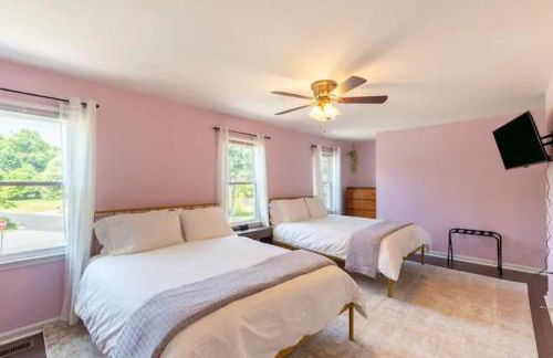 Lrge 5 BR 9 Beds Near DC-Pool, Hot Tub, Gym, Game Rm, Fire Pit - Foto 34