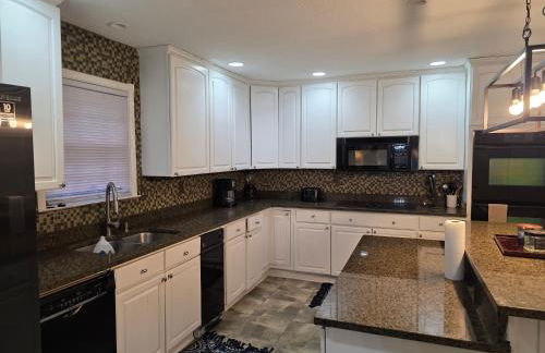 Luxury Southern Mansion w/ Pool - Foto 62