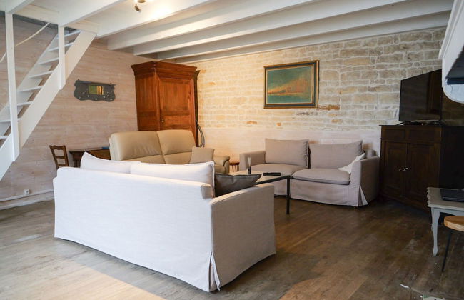 Holiday Home in Loubigne With Pool & Terrace - Photo 9