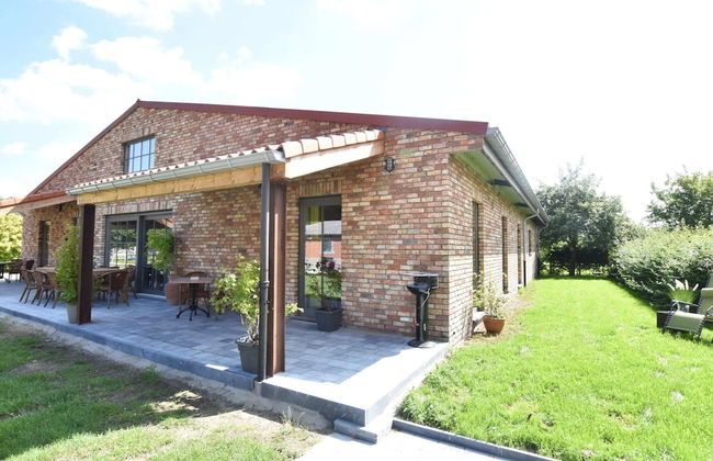 Tasteful Holiday Home in Sijsele-brugge With Garden - Photo 34