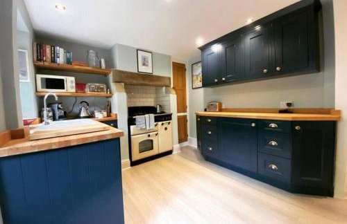 Charming Coates Cottage - Photo 16