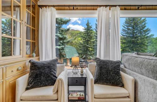 Upper Stone Lodge - Hot Tub & Game Room - Upper Unit - Foto 7