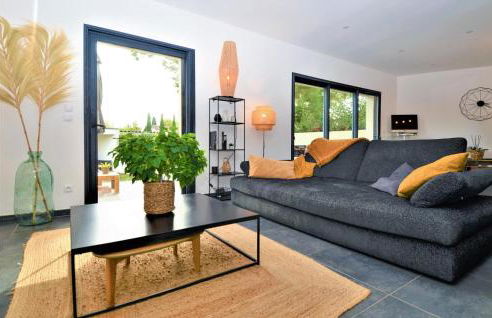 3 Bedroom Amazing Home In Montfavet - Photo 13