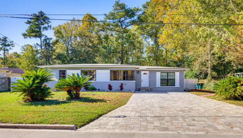 Covered Deck, Large Yard! Pet-Friendly Jax Escape! - Foto 4