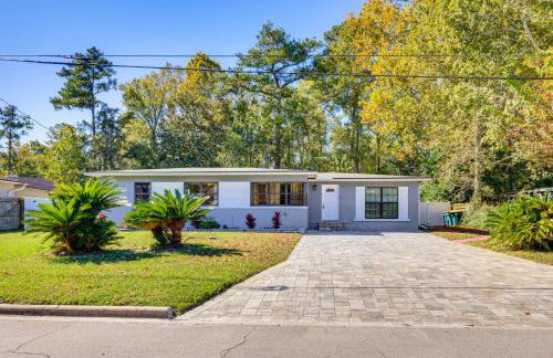 Covered Deck, Large Yard! Pet-Friendly Jax Escape! - Foto 4