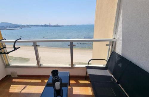 Seaside Apartment Sleeps 6 With Balcony - Foto 2