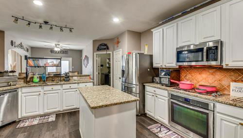 Shop, Play and Explore Family Home in Allen - Foto 1