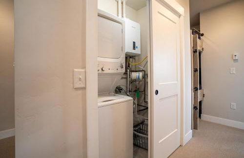 Cozy Downtown Condo with Jacuzzi 5 Min to Resort - Foto 18