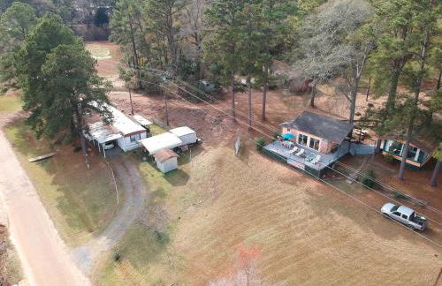 Lakeside Pleasure Island Cabin with Deck and Gas Grill - Foto 3