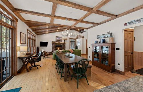 Huge Cabin, Whiteface, Hot Tub, Sauna & Game Room - Foto 12