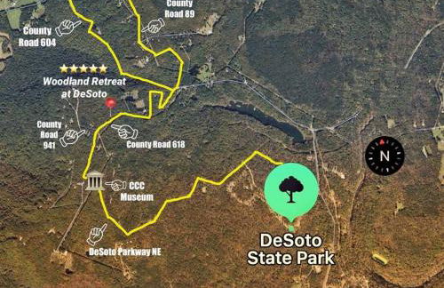 Coyote Cabin at Woodland Retreat at DeSoto beside DeSoto State Park - Foto 17