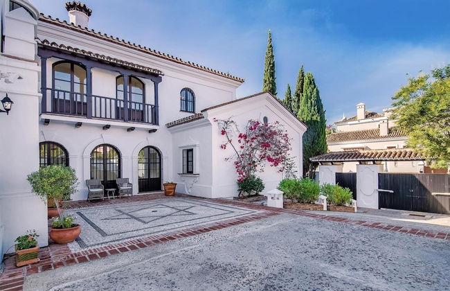 Super Villa Near Beach with Heated Pool - Foto 40