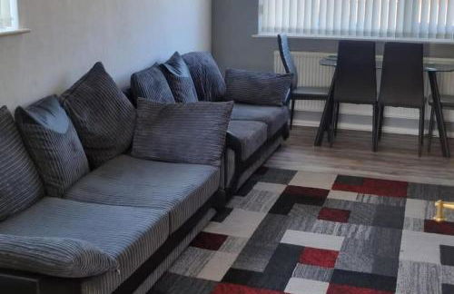 Doncaster-House-Sleeps8-Parking-Garden - Foto 8