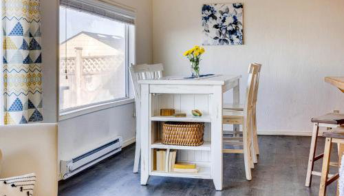 Ocean Front Duplex with Views! Dog Friendly -Surfside Cottage North - Foto 5