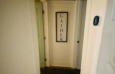 3 Bed 2 Bath Renovated Home Near The Lake - Foto 12