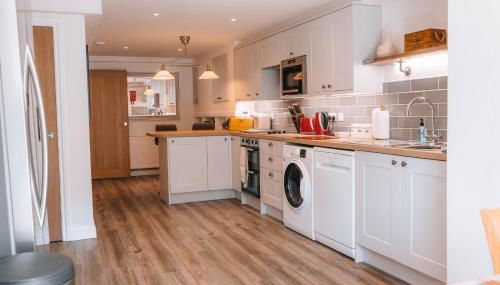 Riverbank Cottage - Photo 2