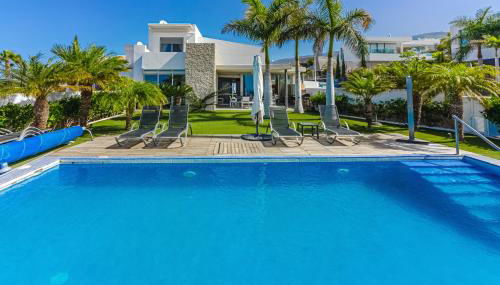 Villa Eleonora, Luxury Villa with Heated Pool Ocean View in Adeje, Tenerife - Foto 2