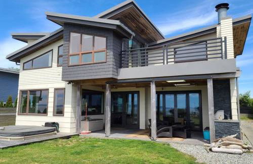 The Seaside Getaway - Photo 6