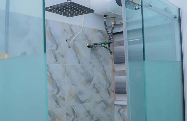 Bamgbose Apartments - Sleeps 2 - Parking - Balcony - Foto 7