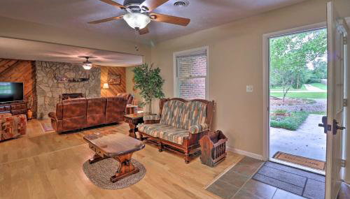 Hendersonville Home with Fire Pit 5 Mi to Downtown! - Foto 5