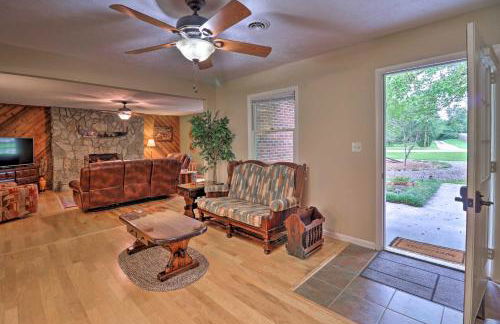 Hendersonville Home with Fire Pit 5 Mi to Downtown! - Foto 5