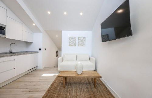 Bernabeu Roof Apartment in Madrid - Photo 12