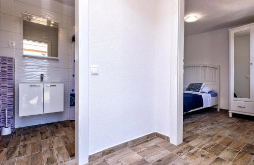 Holiday house with a parking space Pitve, Hvar - 17397 - Photo 14