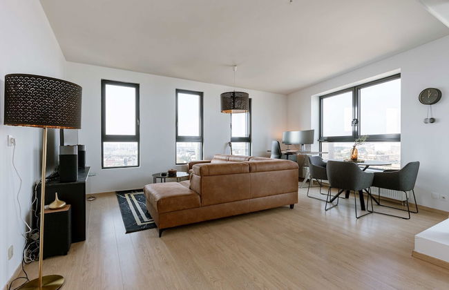 Stylish two Bedroom Apartment in Antwerp - Photo 2