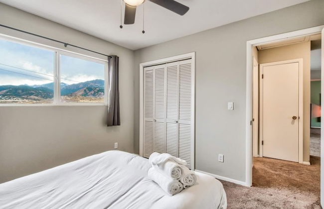 2brclose To Hiking & Garden of Godsbose Surround Sound Pet-friendly - Photo 6